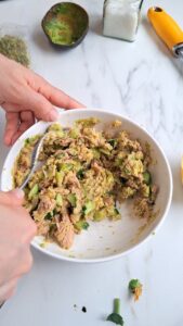 Thunfischcreme mit Avocado und Gurke – einfaches, gesundes Rezept Thunfischcreme Mit Avocado Und Gurke 1 169x300
