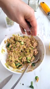 Thunfischcreme mit Avocado und Gurke – einfaches, gesundes Rezept Thunfischcreme Mit Avocado Und Gurke 3 169x300