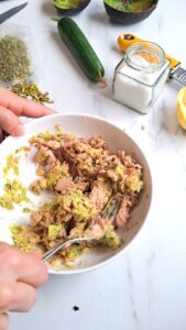 Thunfischcreme mit Avocado und Gurke – einfaches, gesundes Rezept Thunfischcreme Mit Avocado Und Gurke Einfach Gesunde Rezept 7 169x300