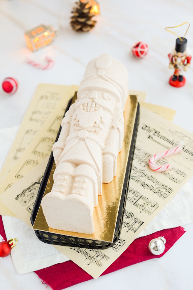 Nussknacker-Eistorte Eistorte Mit Lebkuchen Weihnachten Nussknacker