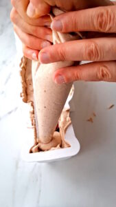 Nussknacker-Eistorte Weihnachts Eistorte Lebkuchen Schokolade Nussknacker 3 169x300