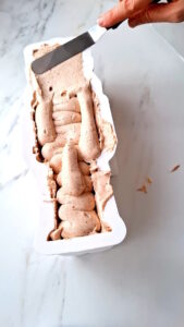 Nussknacker-Eistorte Weihnachts Eistorte Lebkuchen Schokolade Nussknacker 5 169x300