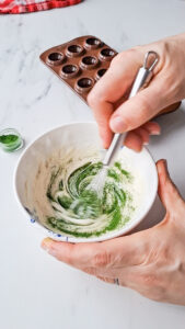 3-Schokoladen-Bûche de Noël - gefrorene Weihnachtstorte 20251024_1010274 169x300