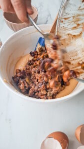 Rumkuchen mit Trockenobst und Nüssen 20251112_0928551 169x300