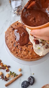 Rumkuchen mit Trockenobst und Nüssen 20251112_1136101 169x300