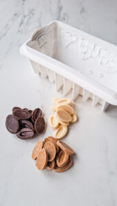 3-Schokoladen-Bûche de Noël - gefrorene Weihnachtstorte 3 Schokolade Buche De Nöl Weihnachts Torte 171x300