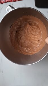 3-Schokoladen-Bûche de Noël - gefrorene Weihnachtstorte 3 Schokoladen Buche De Nöl Gefrorene Weihnachtstorte Einfach Machen 4 169x300