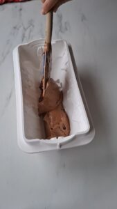 3-Schokoladen-Bûche de Noël - gefrorene Weihnachtstorte 3 Schokoladen Buche De Nöl Gefrorene Weihnachtstorte Einfach Machen 6 169x300