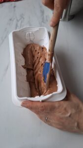 3-Schokoladen-Bûche de Noël - gefrorene Weihnachtstorte 3 Schokoladen Buche De Nöl Gefrorene Weihnachtstorte Einfach Machen 7 169x300