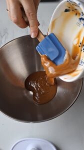 3-Schokoladen-Bûche de Noël - gefrorene Weihnachtstorte Drei Schokoladen Buche De Nöl Gefrorene Weihnachtstorte Einfach Machen 5 169x300