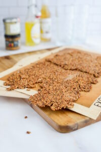 Eiweiß-Cracker mit Körnern – Low-Carb und gesund