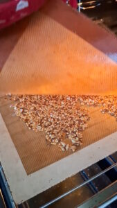 Eiweiß-Cracker mit Körnern - Low-Carb und gesund Eiweiss Cracker Mit Körnern Low Carb Rezept Einfach 10 169x300