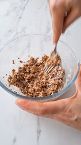 Eiweiß-Cracker mit Körnern - Low-Carb und gesund Eiweiss Cracker Mit Körnern Low Carb Rezept Einfach 4 169x300