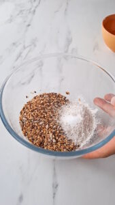 Eiweiß-Cracker mit Körnern - Low-Carb und gesund Eiweiß-Cracker mit Körnern - Low-Carb und gesund Eiweiss Cracker Mit Körnern Low Carb Zutaten 169x300