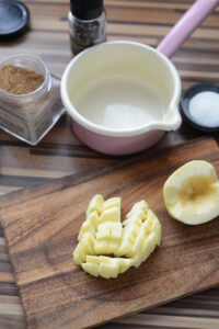 Petits-Fours auf Pumpernickel mit Leberwurst und Apfel Leberwurst Apfel Petit Fours Auf Pumpernickel 1 200x300