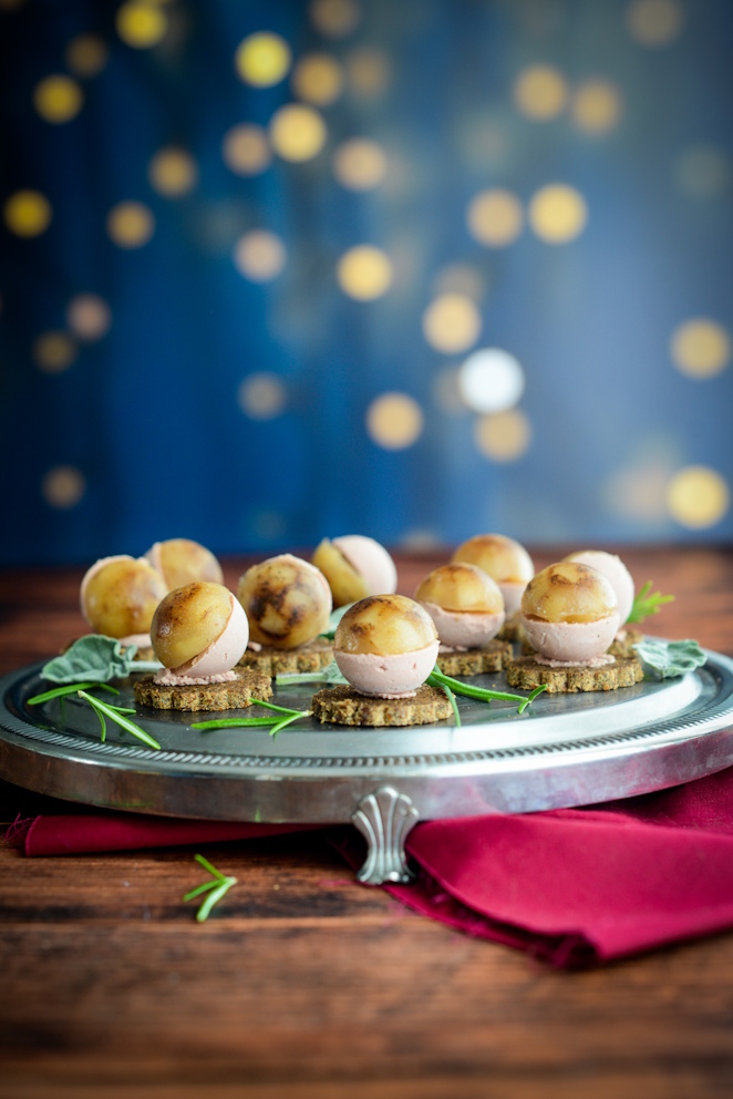  Leberwurst Apfel Petit Fours Auf Pumpernickel