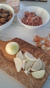 Maronen-Pfanne mit Speck - aromatische Herbstbeilage mit Esskastanien Maronen Pfanne Mit Speck Salzig Rezept Esskastanien 1 169x300