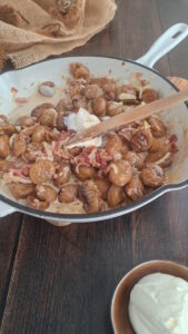 Maronen-Pfanne mit Speck - aromatische Herbstbeilage mit Esskastanien Maronen-Pfanne mit Speck - aromatische Herbstbeilage mit Esskastanien Maronen Pfanne Mit Speck Salzig Rezept Esskastanien 11 169x300