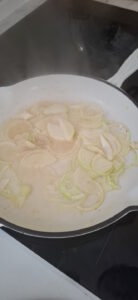 Maronen-Pfanne mit Speck - aromatische Herbstbeilage mit Esskastanien Maronen Pfanne Mit Speck Salzig Rezept Esskastanien 2 138x300