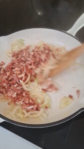 Maronen-Pfanne mit Speck - aromatische Herbstbeilage mit Esskastanien Maronen Pfanne Mit Speck Salzig Rezept Esskastanien 4 169x300