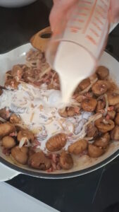 Maronen-Pfanne mit Speck - aromatische Herbstbeilage mit Esskastanien Maronen Pfanne Mit Speck Salzig Rezept Esskastanien 8 169x300