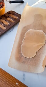 Nussknacker-Pralinen mit Marzipan und Nougat Nussknacker Pralinen Mit Marzipan Und Nougat Selber Machen 7 161x300