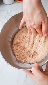 Pandoro: Italienische Weihnachtsbrioche ganz einfach Pandoro: Italienische Weihnachtsbrioche ganz einfach Pandoro Rezept Einfach Backen 6 169x300