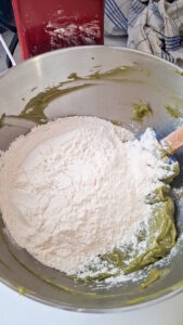 Pistazien-Spritzgebäck mit Himbeer-Schokolade – edles Weihnachtsgebäck Pistazien-Spritzgebäck mit Himbeer-Schokolade – edles Weihnachtsgebäck Pistazien Spritzgebäck Mit Himbeer Schokolade Einfach Backen 5 169x300