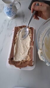 3-Schokoladen-Bûche de Noël - gefrorene Weihnachtstorte Triple Schokoladen Buche De Nöl Gefrorene Weihnachtstorte Einfach Machen 9 169x300