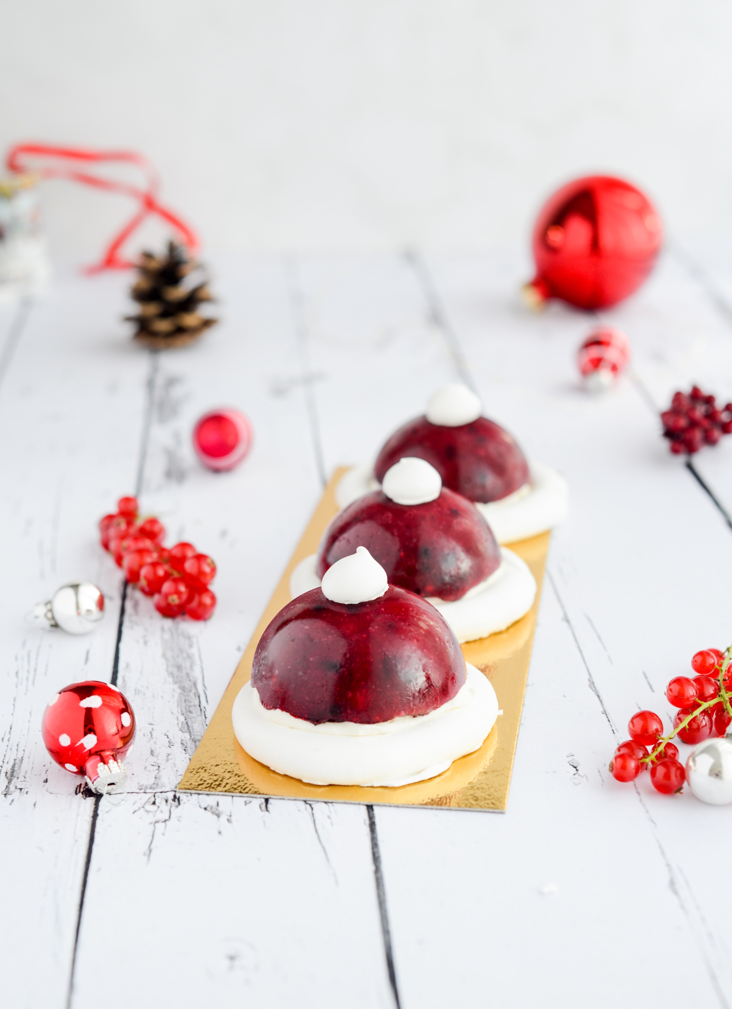 Schnelle Weihnachtsmützen-Desserts Weihnachtsmütze Dessert Einfach Törtchen