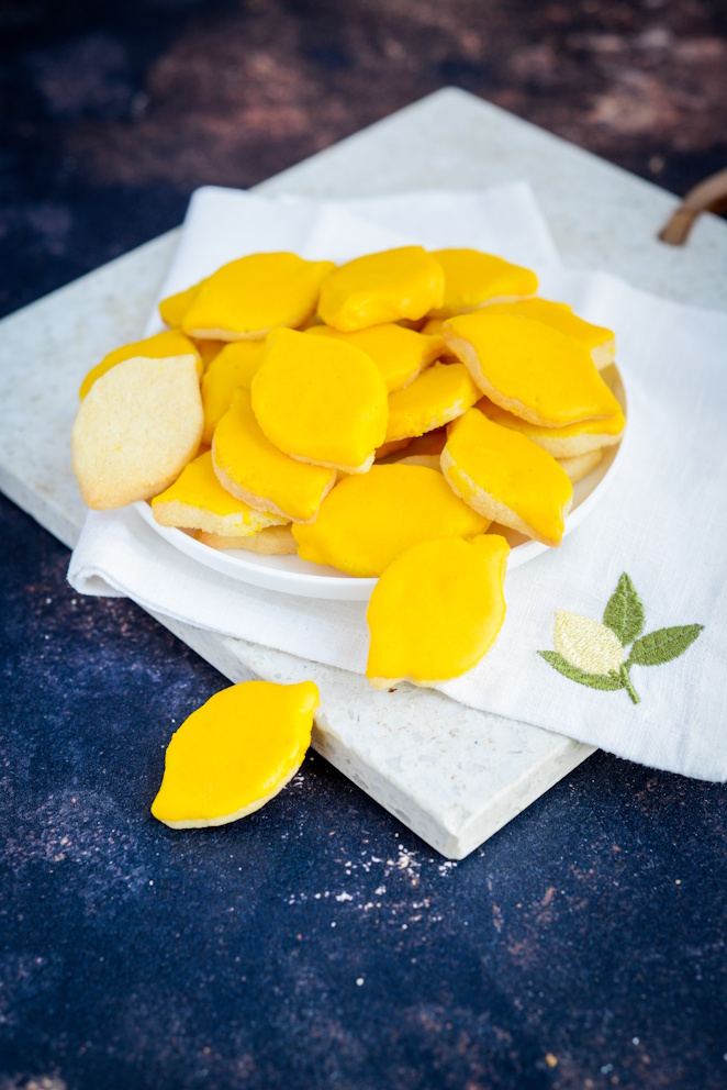 Zitronen-Plätzchen nur mit Eigelb Zitronen Plätzchen Einfaches Rezept Mit Zuckerguss Eigelb