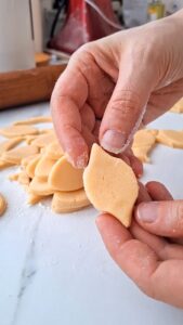 Zitronen-Plätzchen nur mit Eigelb Zitronen-Plätzchen nur mit Eigelb Zitronen Plätzchen Mit Eigelb 8 169x300