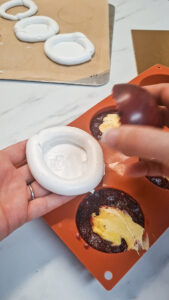 Schnelle Weihnachtsmützen-Desserts 20251123_0822561 169x300