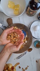 Bratapfel-Galette des Rois mit Rum und Walnüssen Bratapfel Galette Des Rois Mit Rum Und Walnüssen Rezept 11 169x300