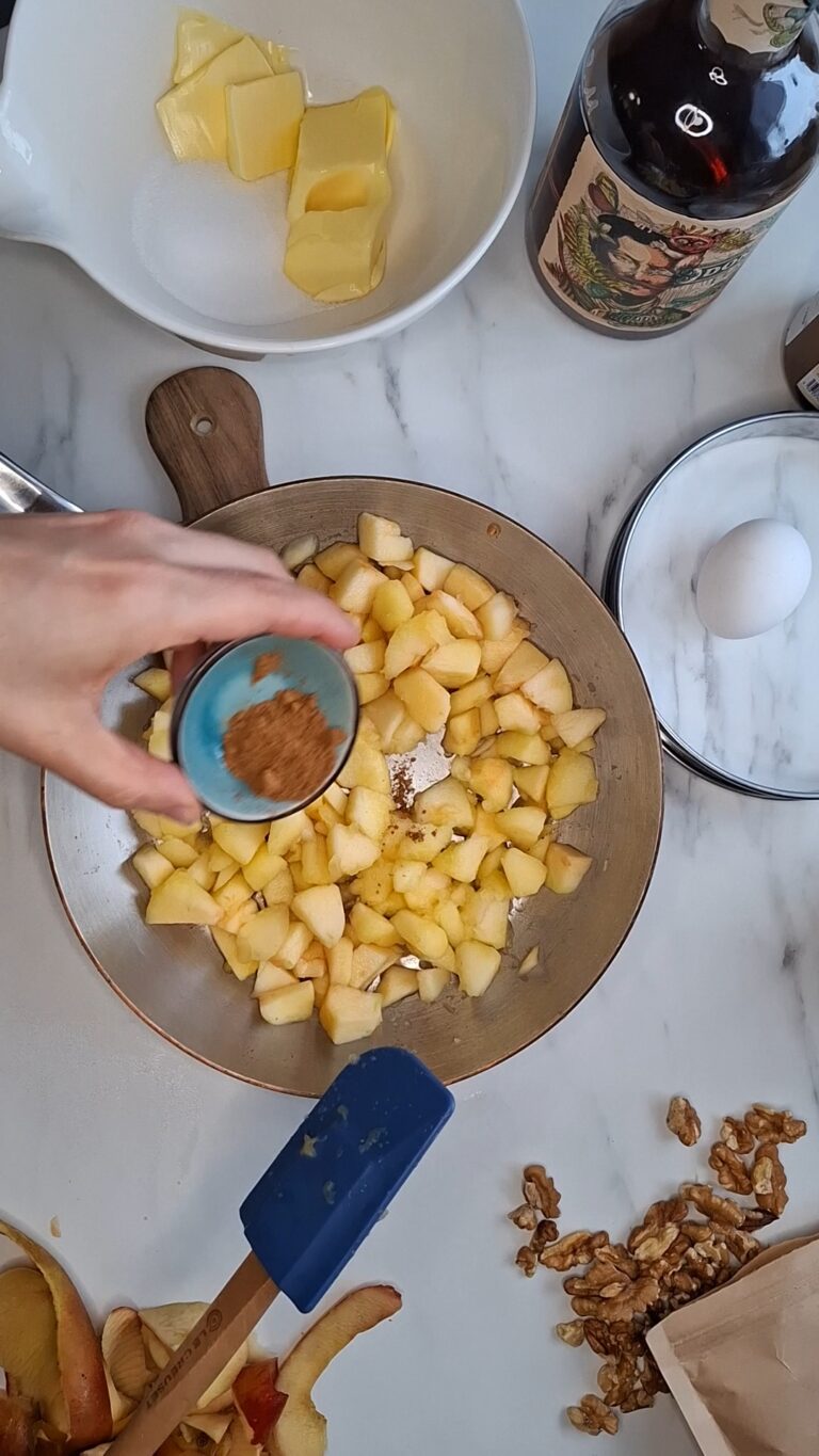 Bratapfel-Galette des Rois mit Rum und Walnüssen Rezept