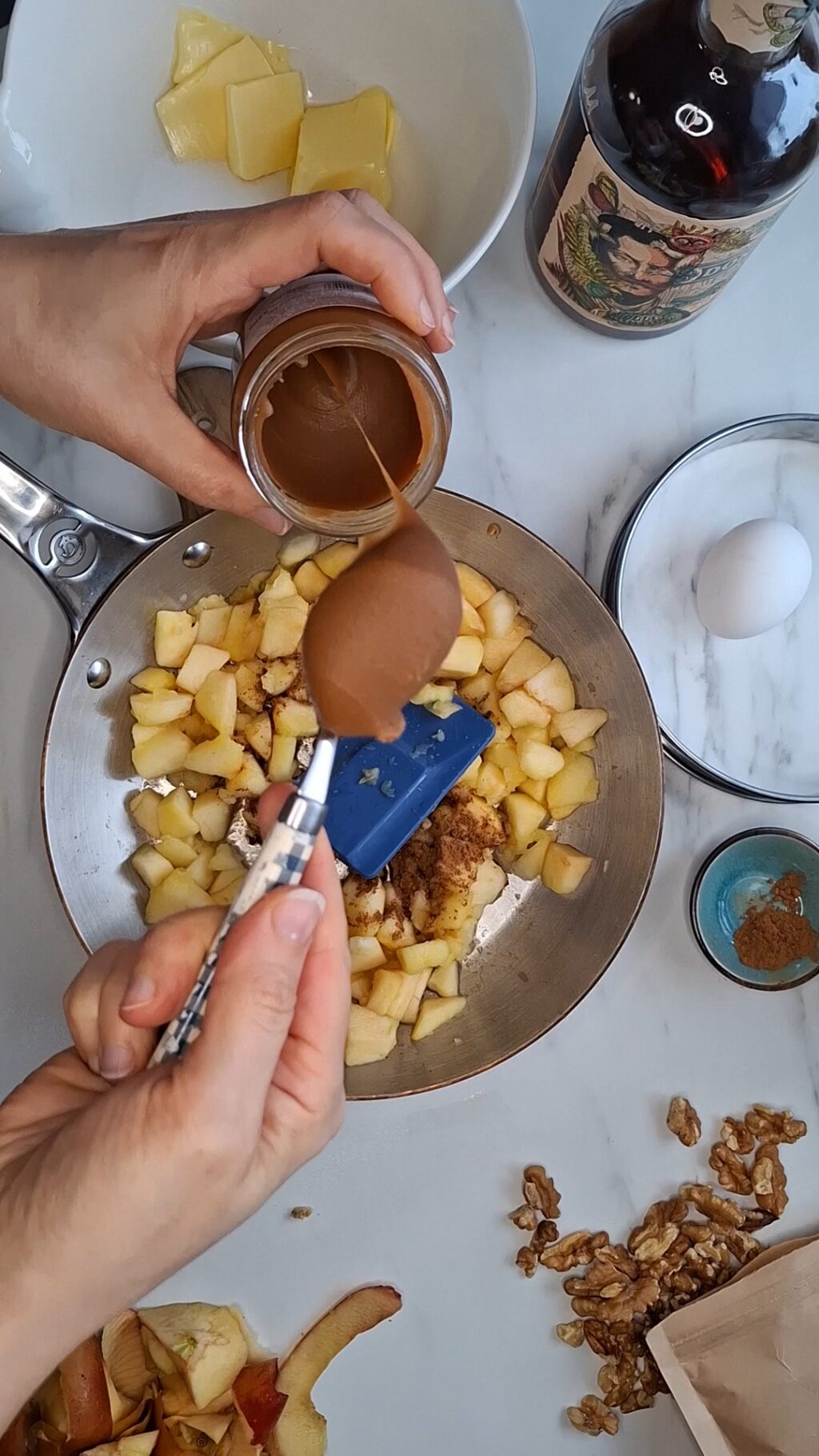 Bratapfel-Galette des Rois mit Rum und Walnüssen Rezept