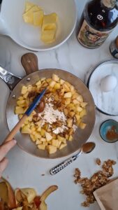 Bratapfel-Galette des Rois mit Rum und Walnüssen Bratapfel Galette Des Rois Mit Rum Und Walnüssen Rezept 8 169x300