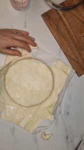 Bratapfel-Galette des Rois mit Rum und Walnüssen Dreikönigskuchen Mit Bratapfel Walnüssen Und Rum 5 169x300