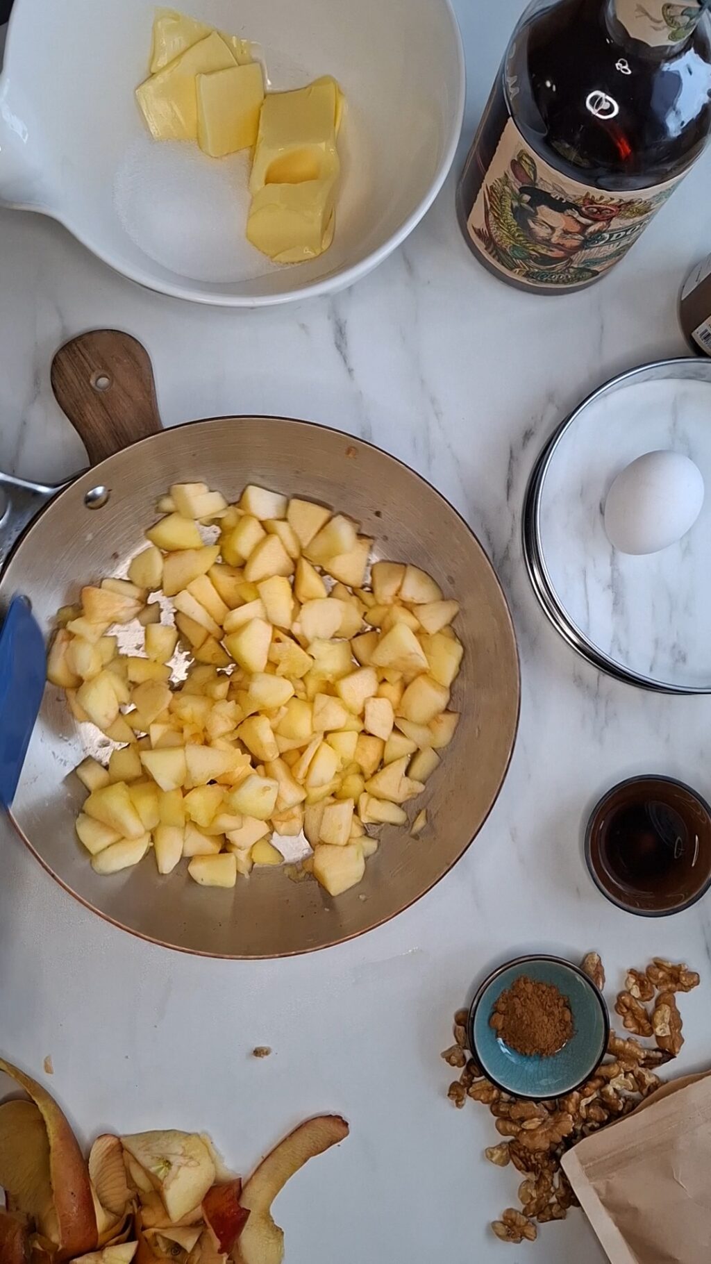 Bratapfel-Galette des Rois mit Rum und Walnüssen Rezept