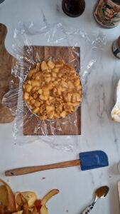 Bratapfel-Galette des Rois mit Rum und Walnüssen Galette Des Rois Mit Bratapfel Rum Und Walnüssen Rezept 10 169x300