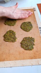 Knusprige Pistazienplätzchen mit Eiweiß – französische Crakou ganz einfach Knusprige Pistazien Plätzchen Kekse Rezept Mit Eiweiss 2 169x300