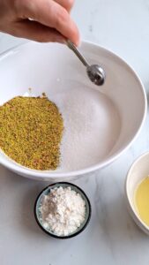 Knusprige Pistazienplätzchen mit Eiweiß – französische Crakou ganz einfach Knusprige Pistazien Plätzchen Rezept Mit Eiweiss 1 169x300