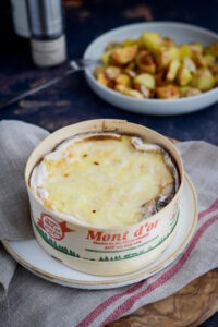 Vacherin Mont d'Or aus dem Ofen Gebackener Vacherin Mont D Or Rezept 1 200x300