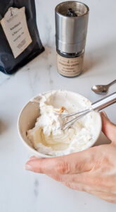 Gebratene Artischocken mit Ricotta-Creme Gebratene Artischocken Mit Ricotta Creme 165x300