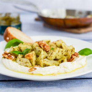 Gebratene Artischocken mit Ricotta-Creme