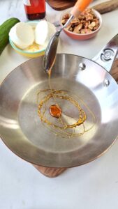 Wintersalat mit Crozets, Roter Bete & Walnüssen Karameliserte Walnüsse Salat Mit Rote Bete 1 169x300