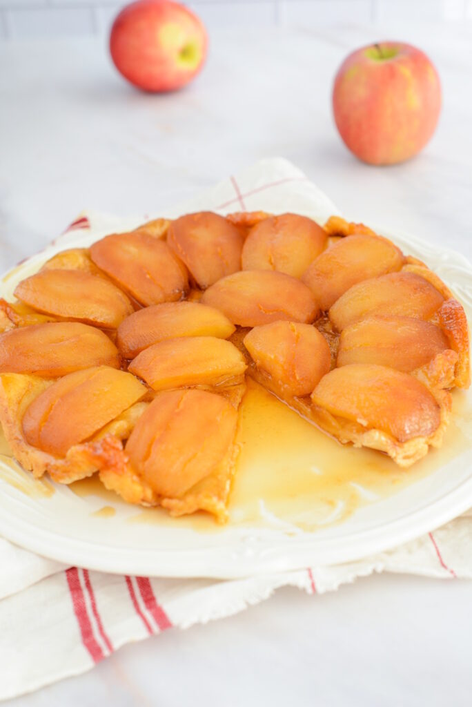 Tarte Tatin klassisch französisch – das Originalrezept Klassische Französische Apfel Tarte Tatin 684x1024