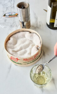 Vacherin Mont d'Or aus dem Ofen Mont D Or Käse Aus Den Backofen Fondü 2 182x300