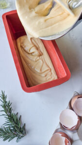 Olivenölkuchen mit Rosmarin und Zitrone – saftig und aromatisch Olivenölkuchen mit Rosmarin und Zitrone – saftig und aromatisch Olivenöl Kuchen Mit Rosmarin Provence 9 169x300