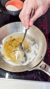 Tarte Tatin klassisch französisch – das Originalrezept Original Tarte Tatin Mit Apfel Und Karamell Backen 6 169x300